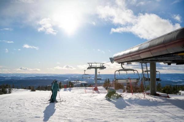 Leilighet Med Panoramautsikt Sjusjoen Innendors Parkering Exteriér fotografie